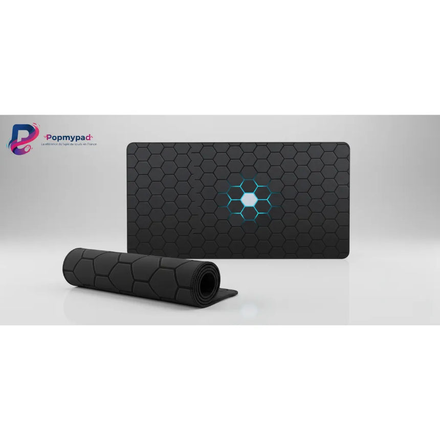Tapis de Souris Gamer XXL - Design Hexagone 3D & Noyau Luminescent Cyan