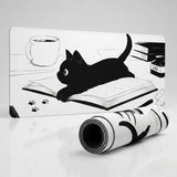 Tapis de souris XXL "Le Chat Érudit" – Illustration Artistique à l'Encre